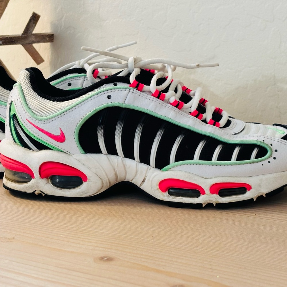 NIKE AIR MAX TAILWIND IV WOMEN "HYPER PINK" SIZE 10.5 ILLUSION GREEN RARE - Picture 5 of 10
